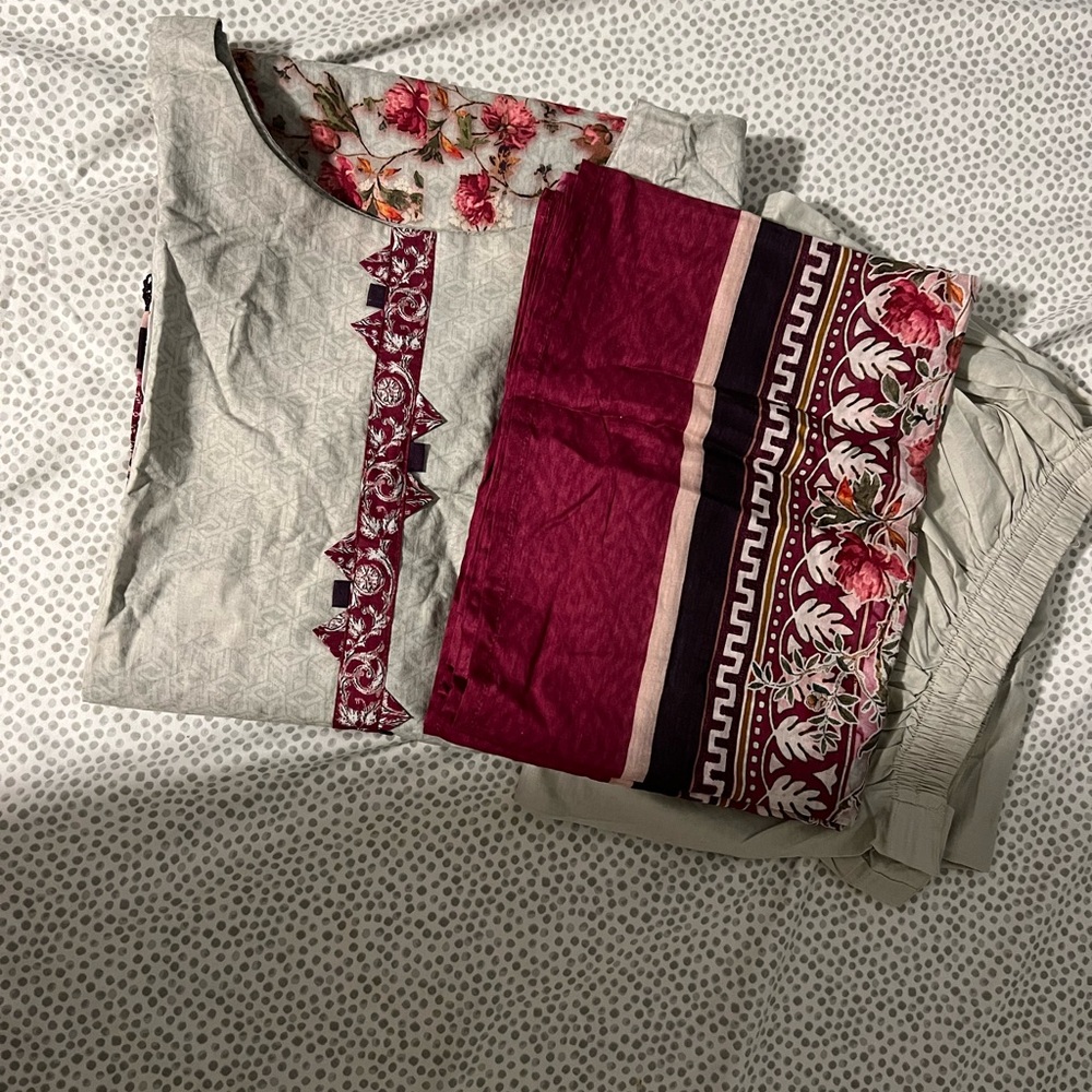 Binsaeed lawn trousers shirt dupatta ( medium)